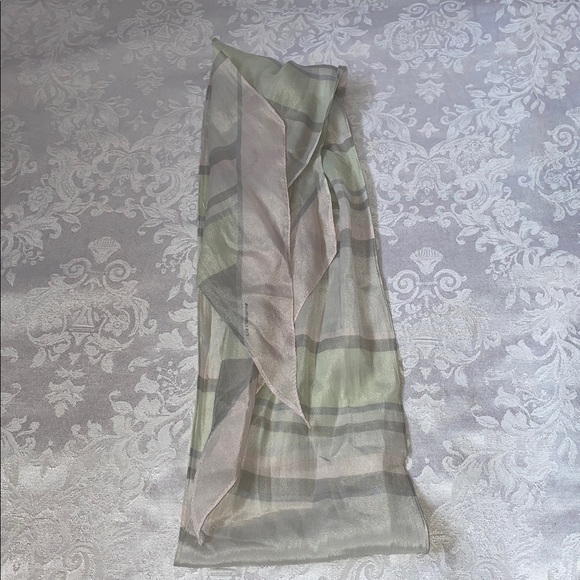 Liz Claiborne Accessories - Vintage 1970’s Liz Claiborne Sheer Gray & light green Scarf